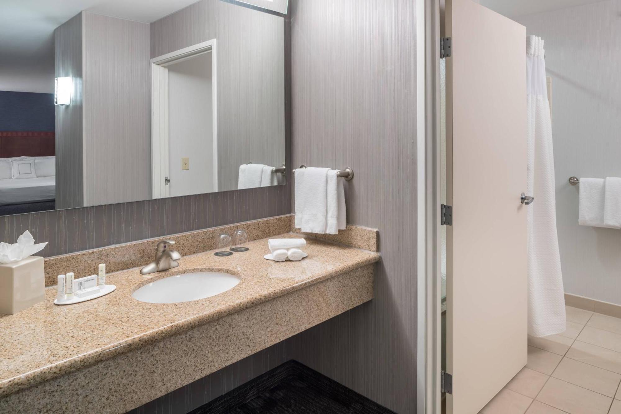 Hotel Courtyard By Marriott West Orange Esterno foto
